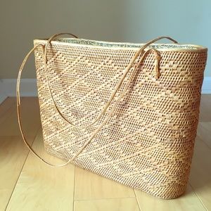 Hand woven straw bag